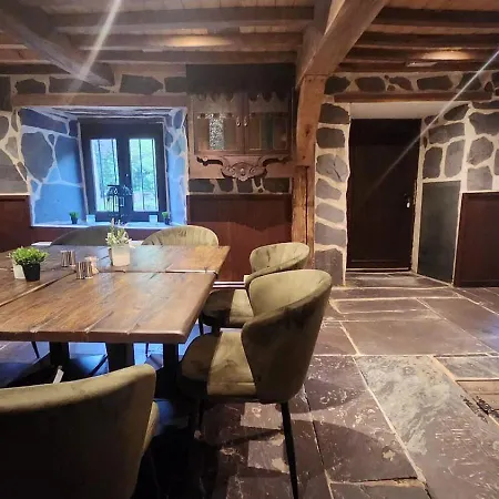 La Ferme Aux Bois Bed and Breakfast